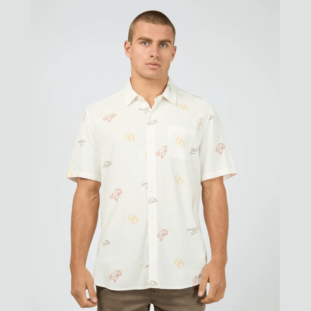 Front view of St Goliath Ranch Short Sleeve Shirt available at Stewart’s Menswear Mullumbimby. Men’s linen-blend short sleeve shirt with chest pocket and ranch-inspired style.
