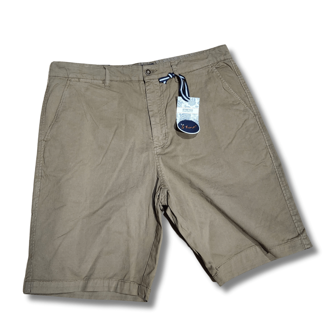 Stewarts Menswear Le Short stretch cotton shorts. Made with a blend of 97% cotton and 3% spandex, they offer a comfortable and flexible fit that moves with you throughout the day. These shorts come in a range of classic colours, making them easy to pair with your favourite summer shirts, and with a range of sizes available, there is a perfect fit for every body type. Colour is Tobacco, front view