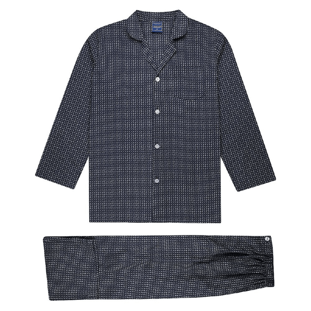 Stewart's Menswear Koala Clothing Men's long pyjama set. Go to sleep wearing Australia's comfiest pyjamas. Koala's Tradition pyjamas are generously made for extra comfort using a 60% cotton 40% polyester blend which make it soft yet durable for many nights of comfortable sleep. The shirt features a chest pocket and the pants have a concealed fly. Colour is Navy with white paisley all-over print.