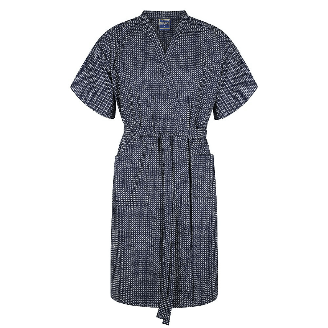 Get comfy and cover up this Summer with the Tradition Kimono Range Koala's Tradition Kimono Gowns are made for extra comfort using a 60% cotton 40% polyester blend which make it light weight, cool and durable. This breathable material is great for those warm summer nights. – Short Sleeve With Waist Tie – Cotton Rich 60% Cotton / 40% Polyester – Dual Waist Pockets