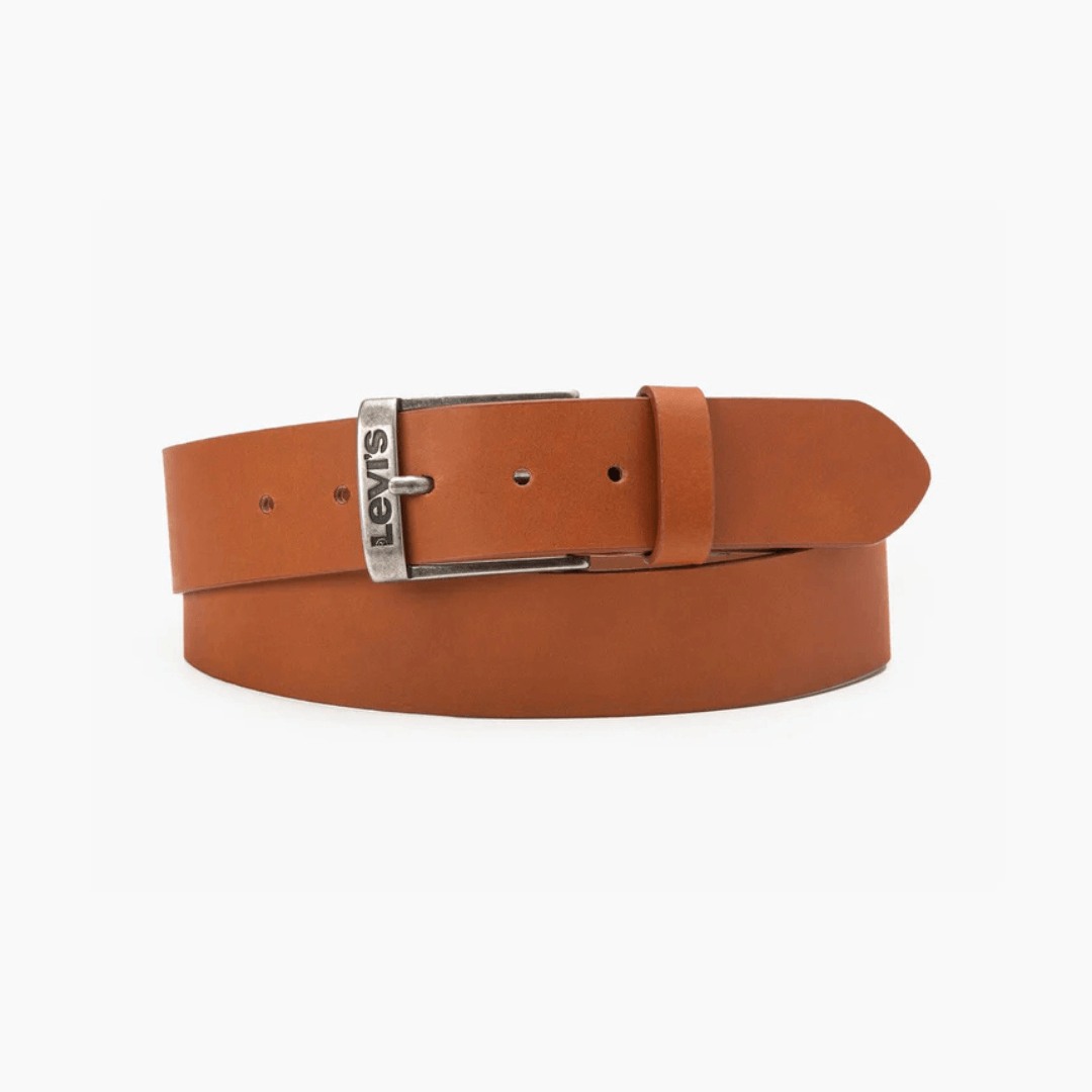 Stewarts Menswear Levi's Duncan Leather Belt. Colour is cognac. Levi's branding on buckle.