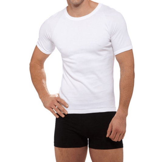 Man wearing a white t-shirt and black boxer briefs on a white background.
Bonds Original Raglan Tee Shirt available at Stewart's Menswear Mullumbimby. Soft cotton men's crew neck tee in basic colours.