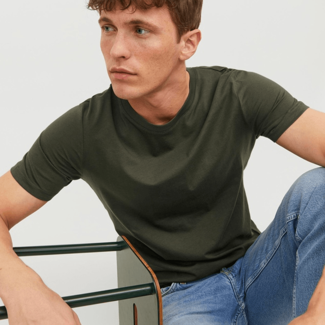 Jack & Jones Organic Cotton T-Shirt in Olive night available at Stewart’s Menswear Mullumbimby. Soft regular-fit men’s tee with ribbed crew neck in organic cotton.